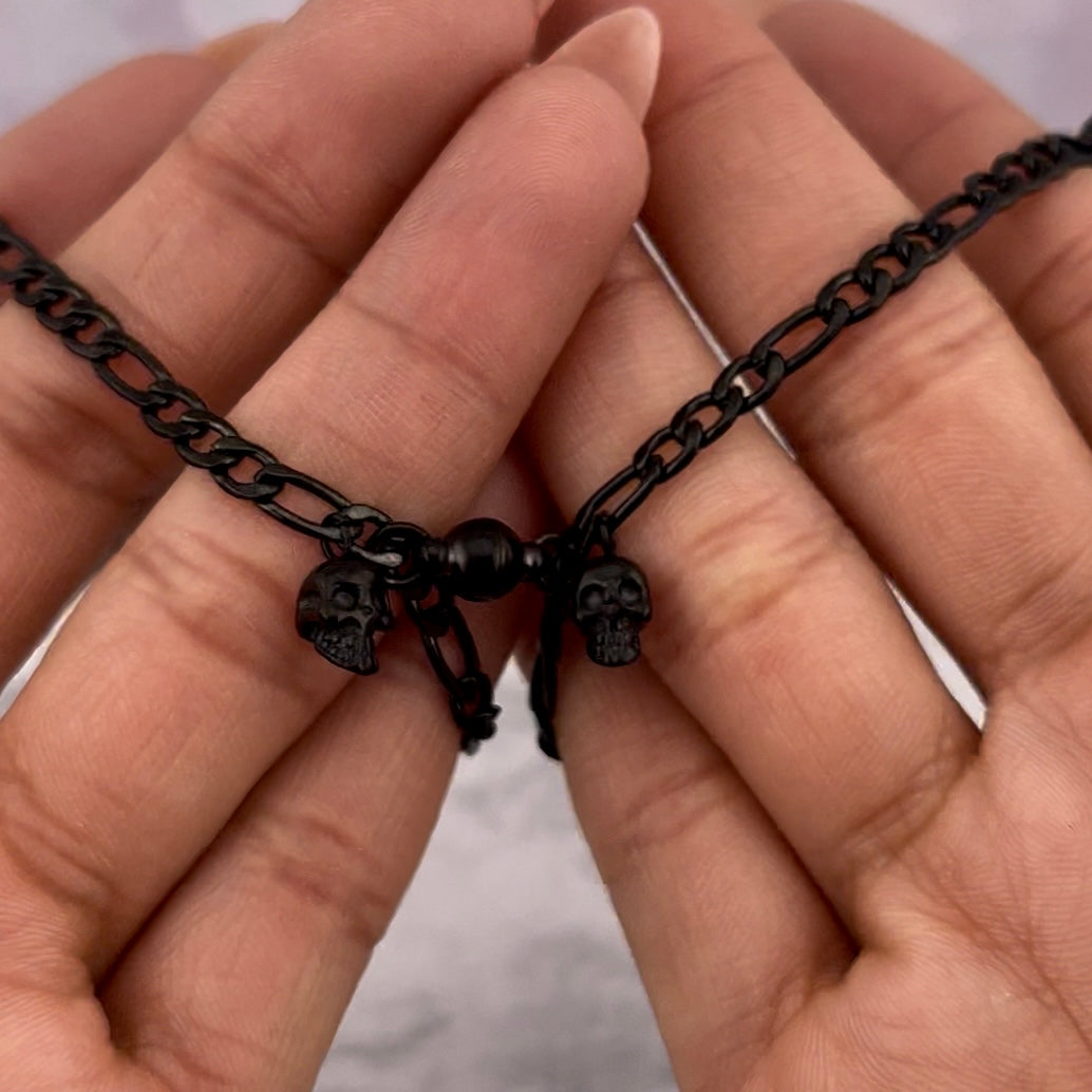 Pulseras de parejas de iman con calavera