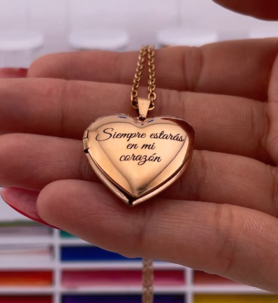 Collar relicario corazón