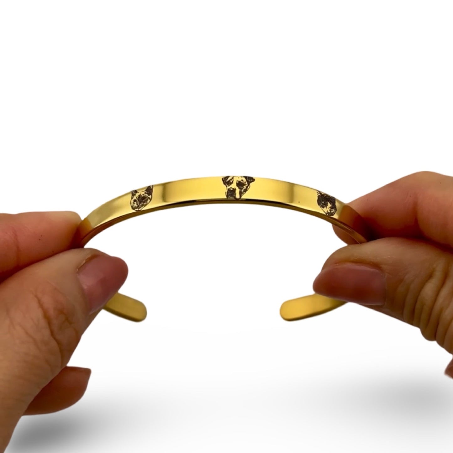 Brazalete rígido con peluditos