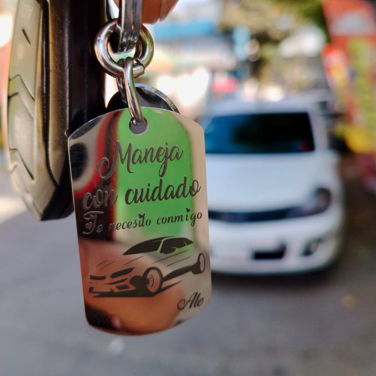 Llavero personalizado maneja con cuidado