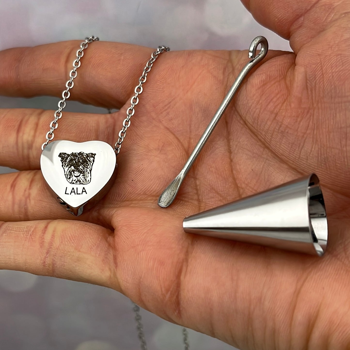 Collar de urna de corazón