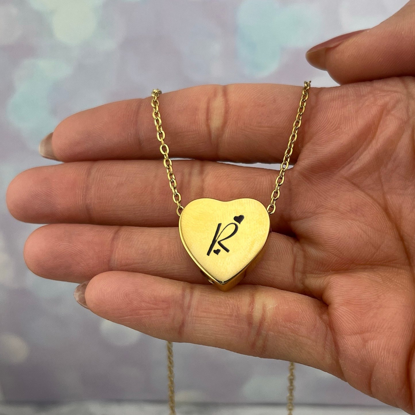 Collar de urna de corazón