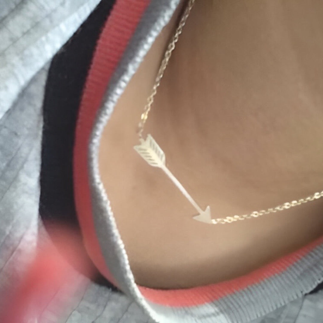 Collar delicado flecha