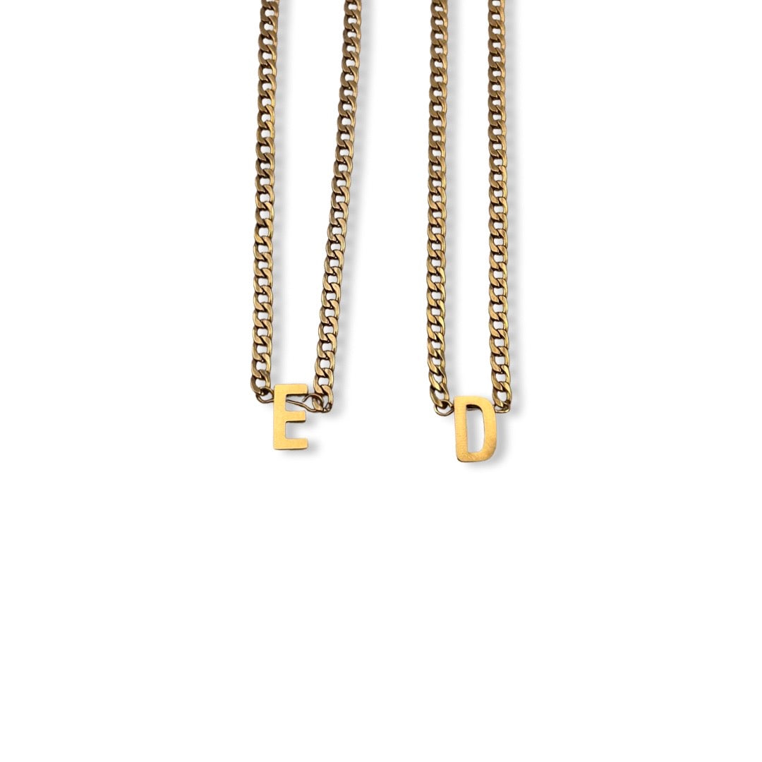 Collares de parejas con inicial