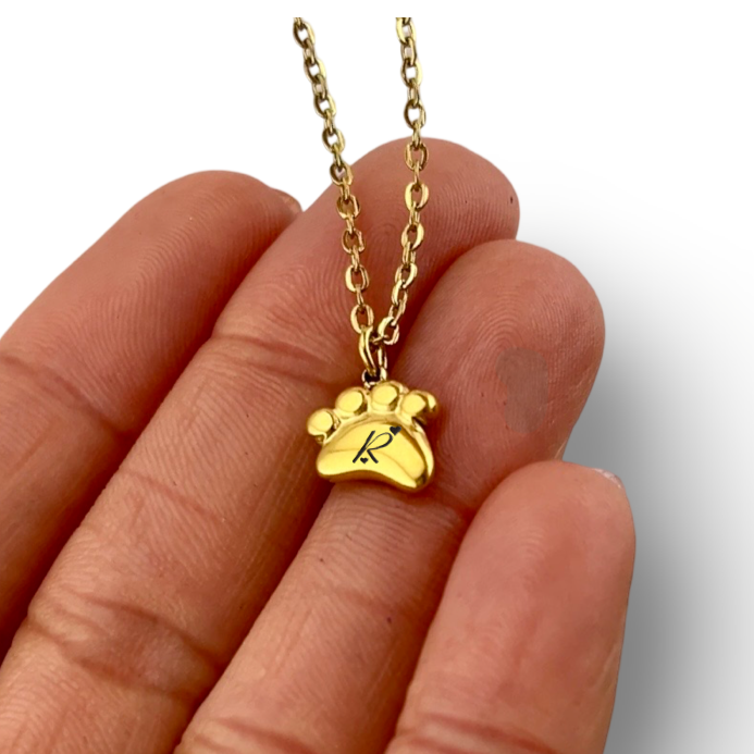 Collar delicado huella con inicial