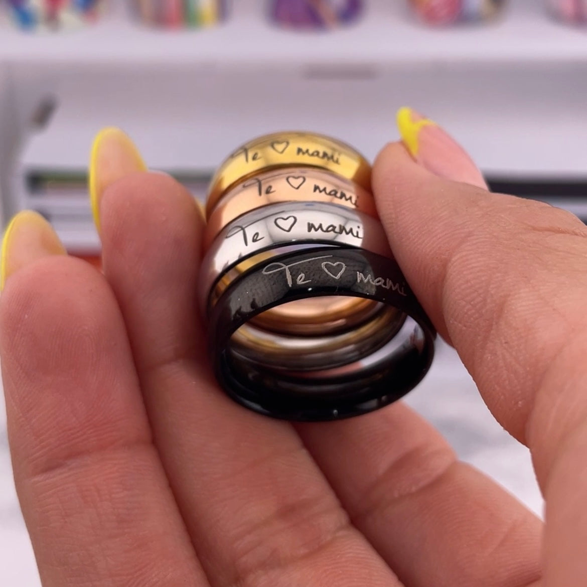 Anillo con grabado "Te ♡ mami"