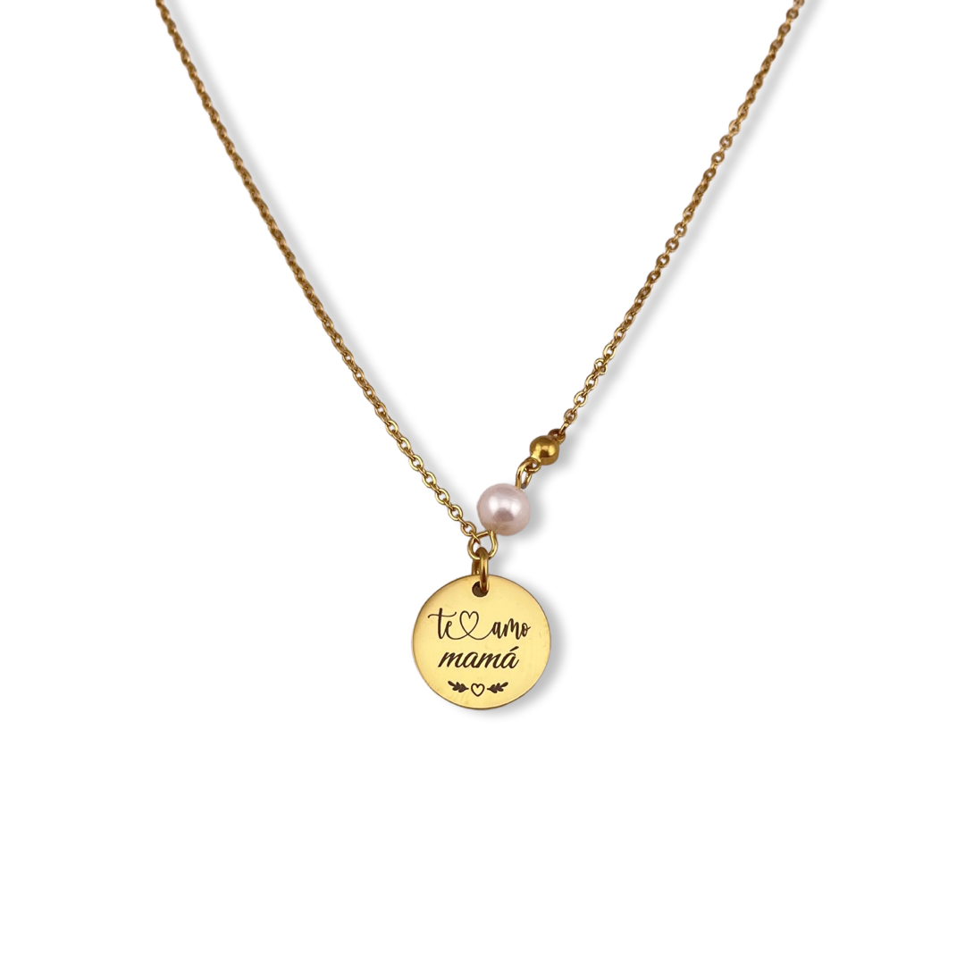 Collar delicado de perla con nombre