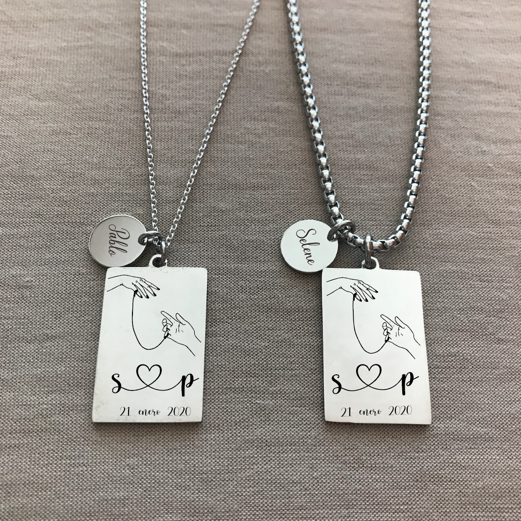 Collares de parejas con nombre, iniciales y fecha