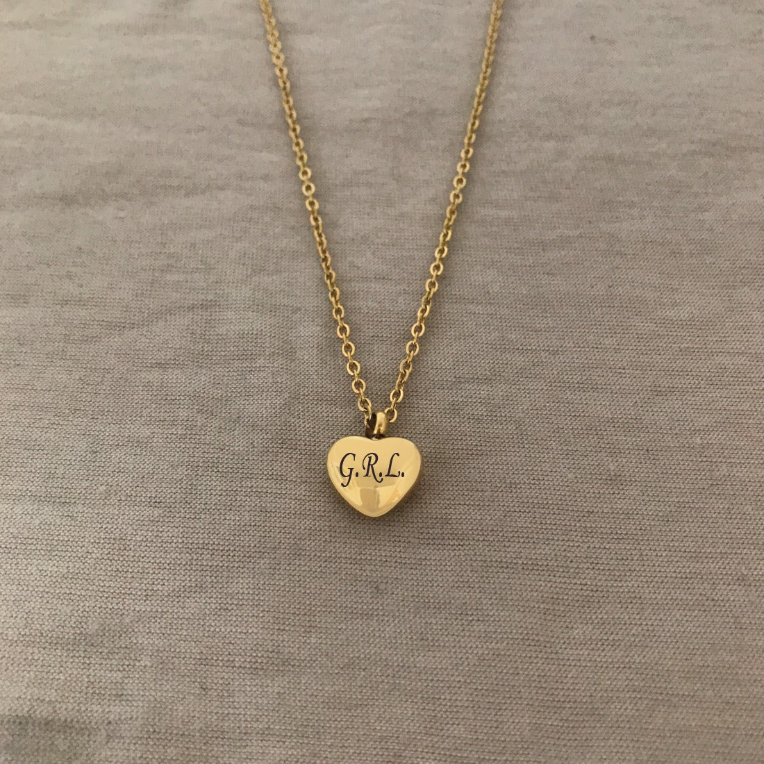 Collar de urna de corazón mini