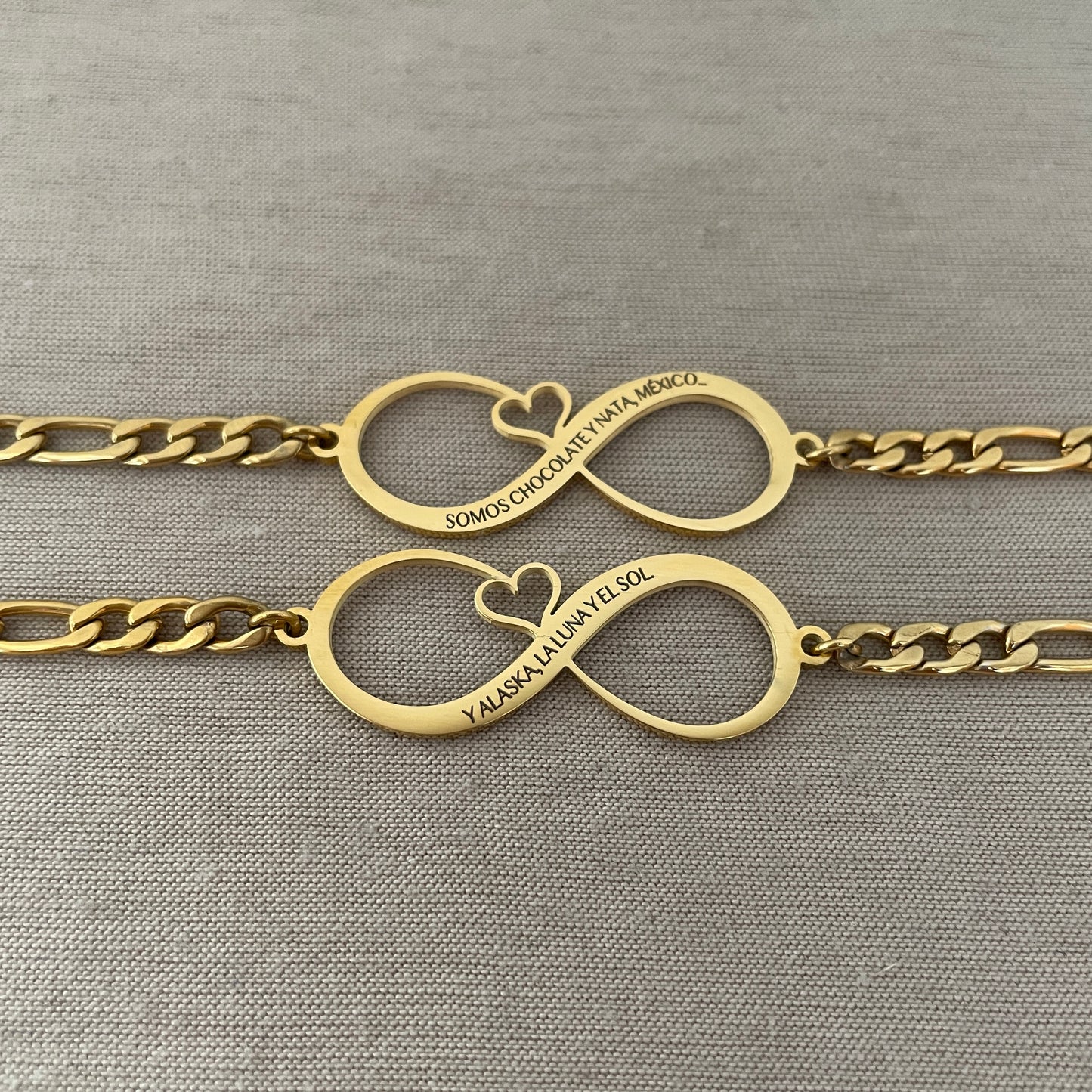 Pulseras personalizadas para parejas de infinito/corazón