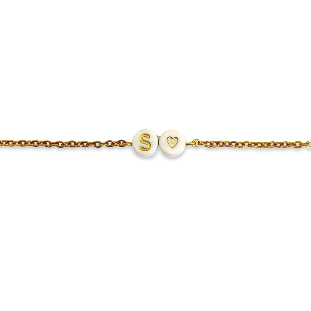 Pulsera delicada de inicial de acrílico