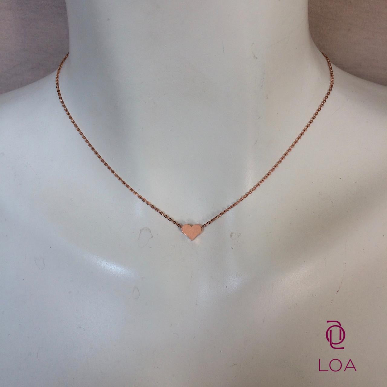 Collar delicado de acero inoxidable de corazón