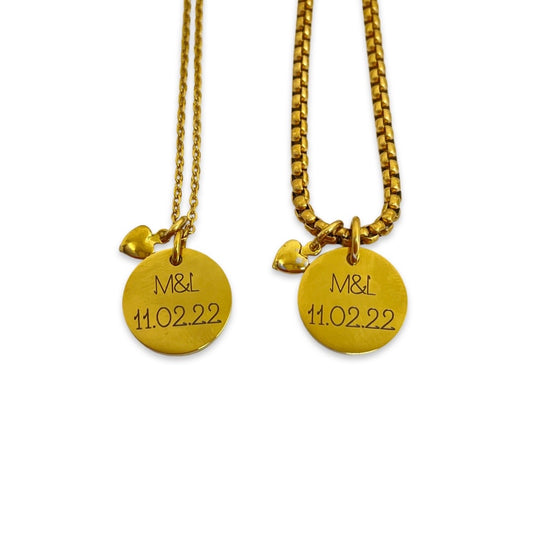 Collares de parejas personalizados con iniciales y fecha
