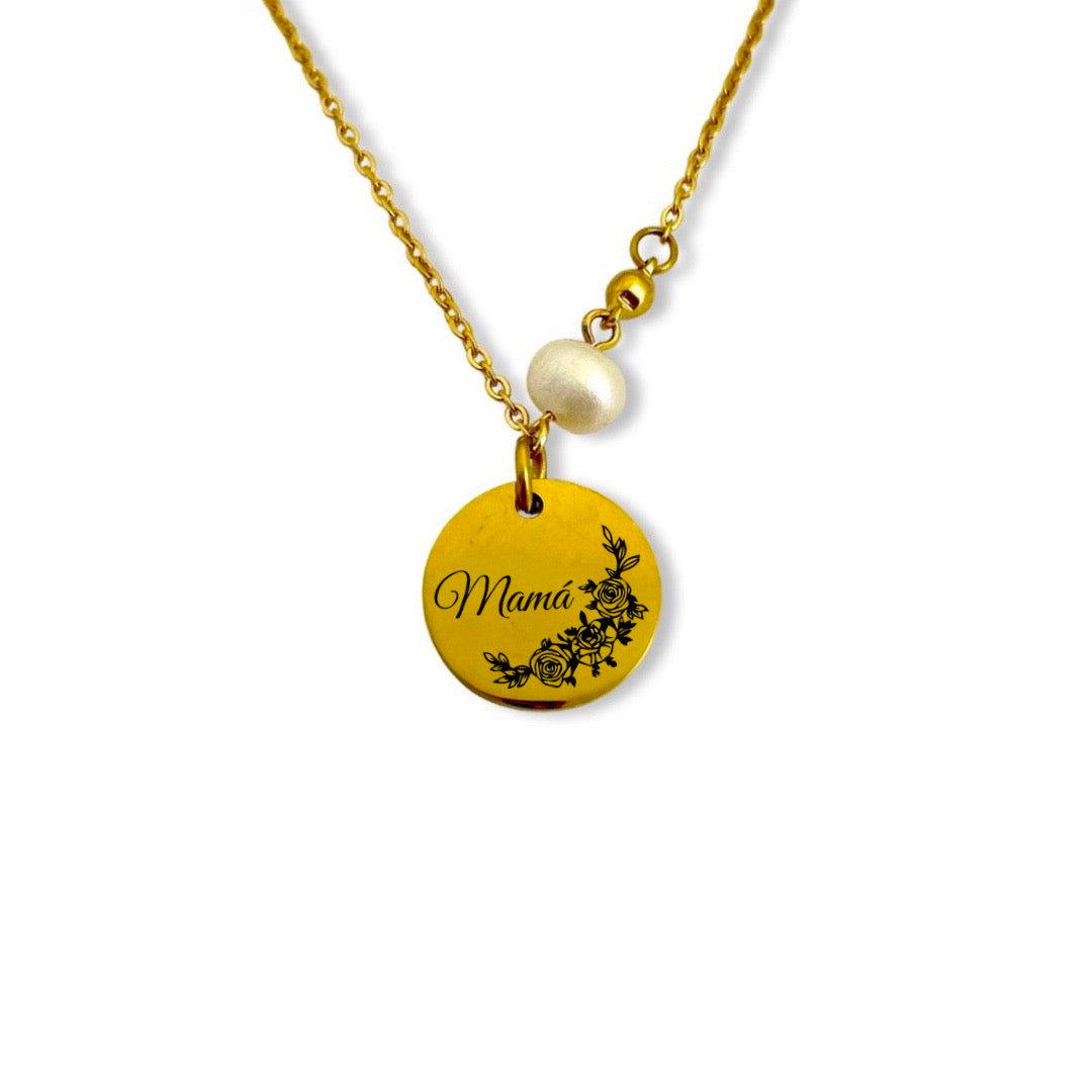 Collar delicado de perla con nombre
