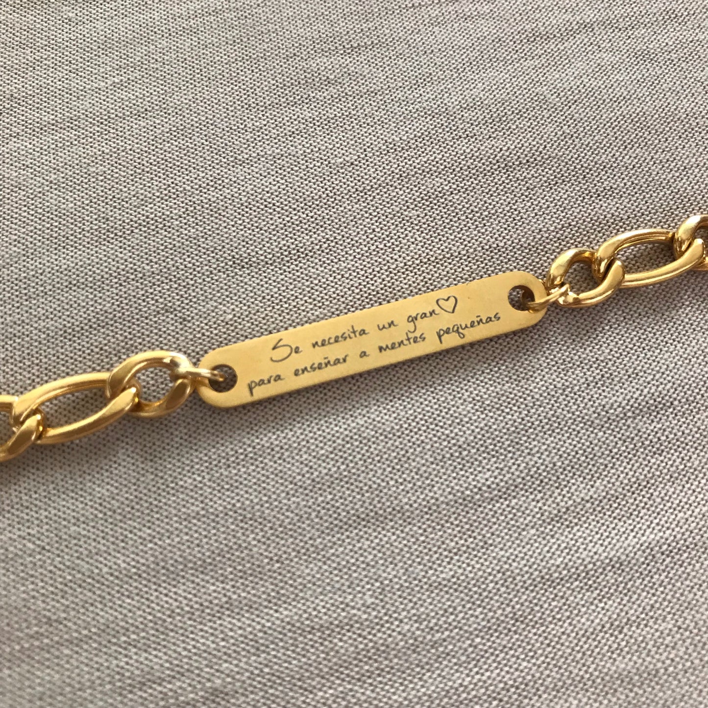 Pulsera profesiones "Se necesita un gran ♡"