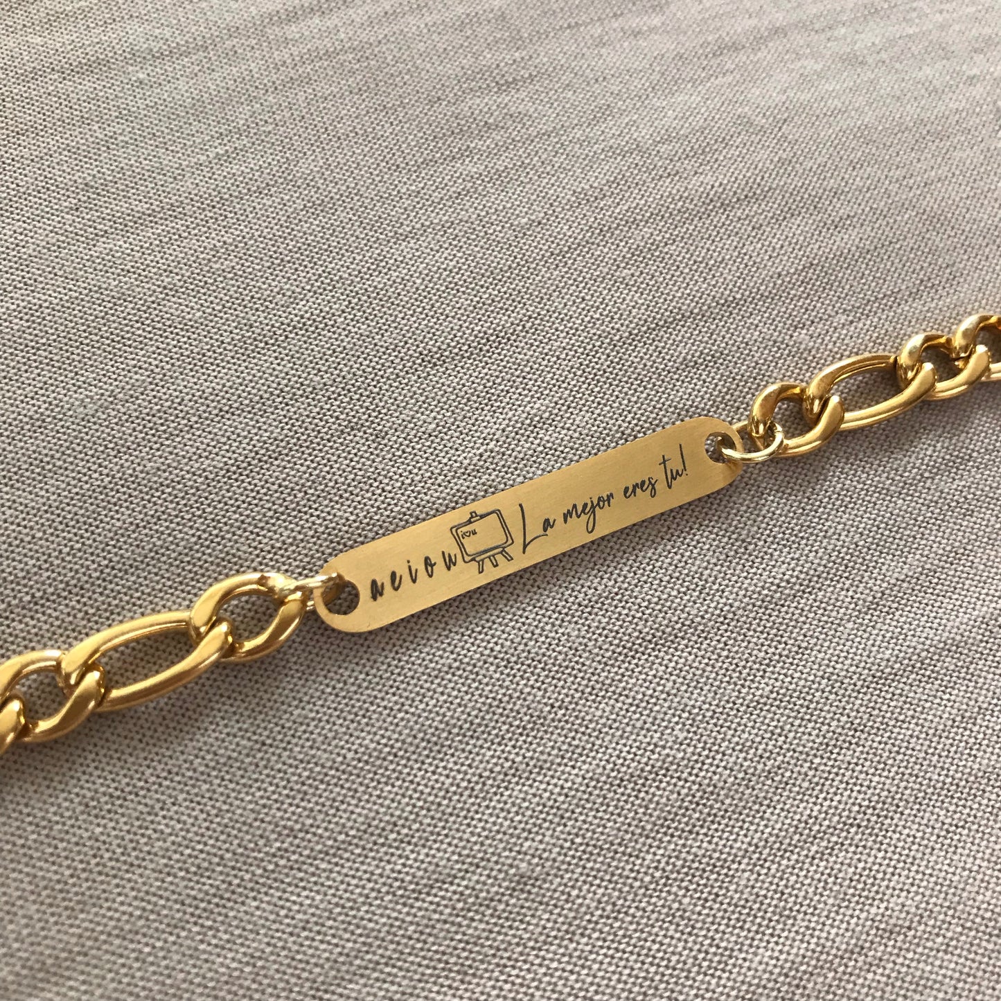 Pulsera profesiones "a e i o u"