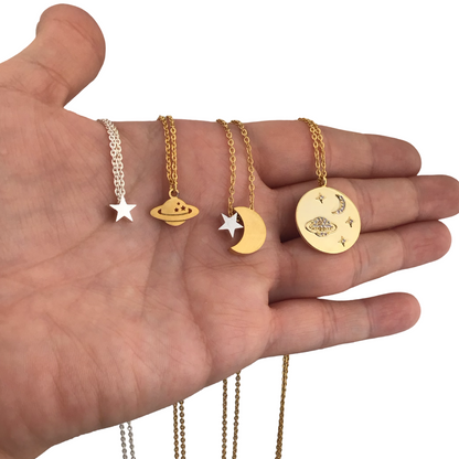 Collares delicados de Luna y estrellas