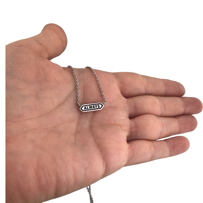 Collares delicados de figuras