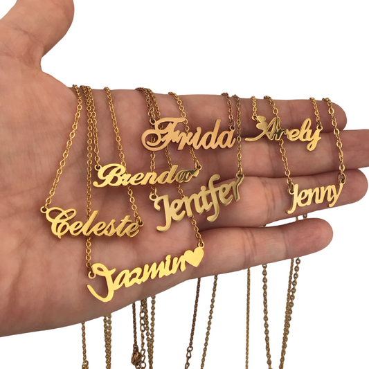Collar delicado con nombre