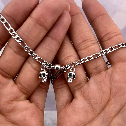 Pulseras de parejas de iman con calavera