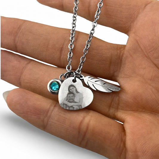 Collar de foto con zirconia y pluma
