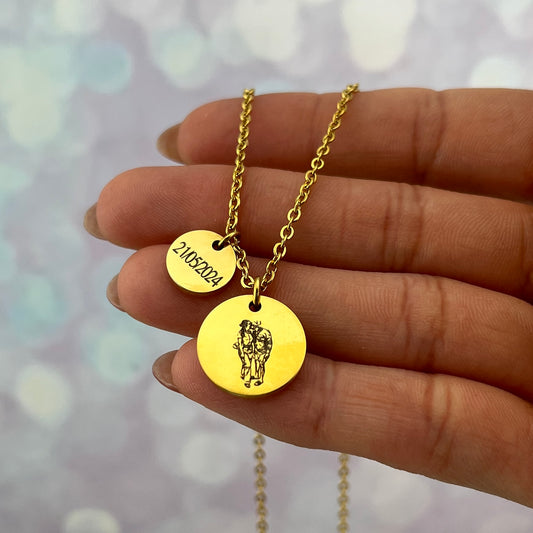 Collar delicado de dijes con foto