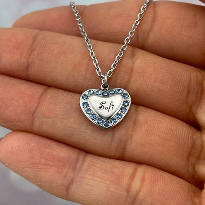 Collar delicado corazón con zirconias personalizado