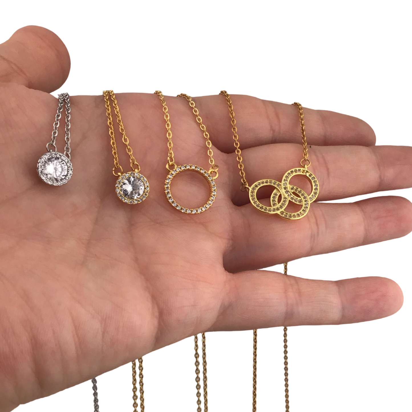 Collares delicados con zirconias