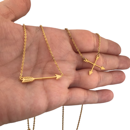 Collares delicados de flechas