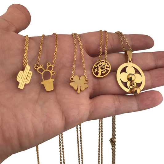 Collares delicados de figuras