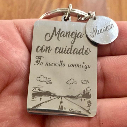 Llavero personalizado maneja con cuidado