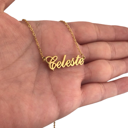 Collar delicado con nombre
