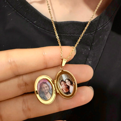 Collar relicario ovalado