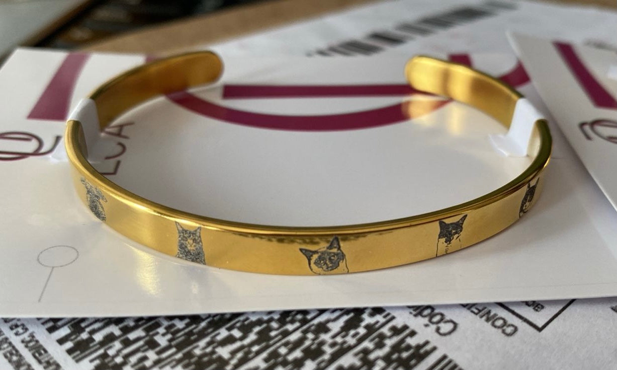 Brazalete rígido con peluditos