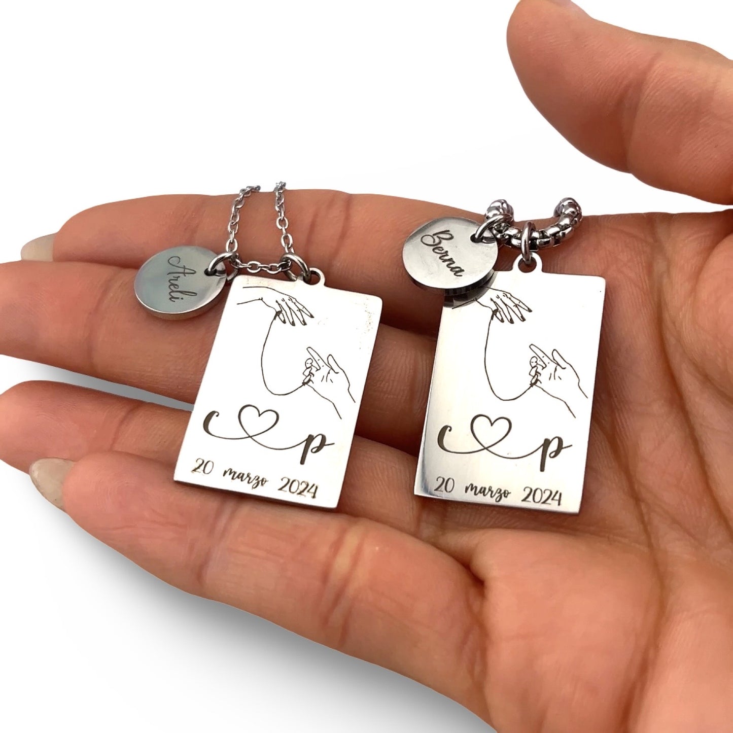 Collares de parejas con nombre, iniciales y fecha