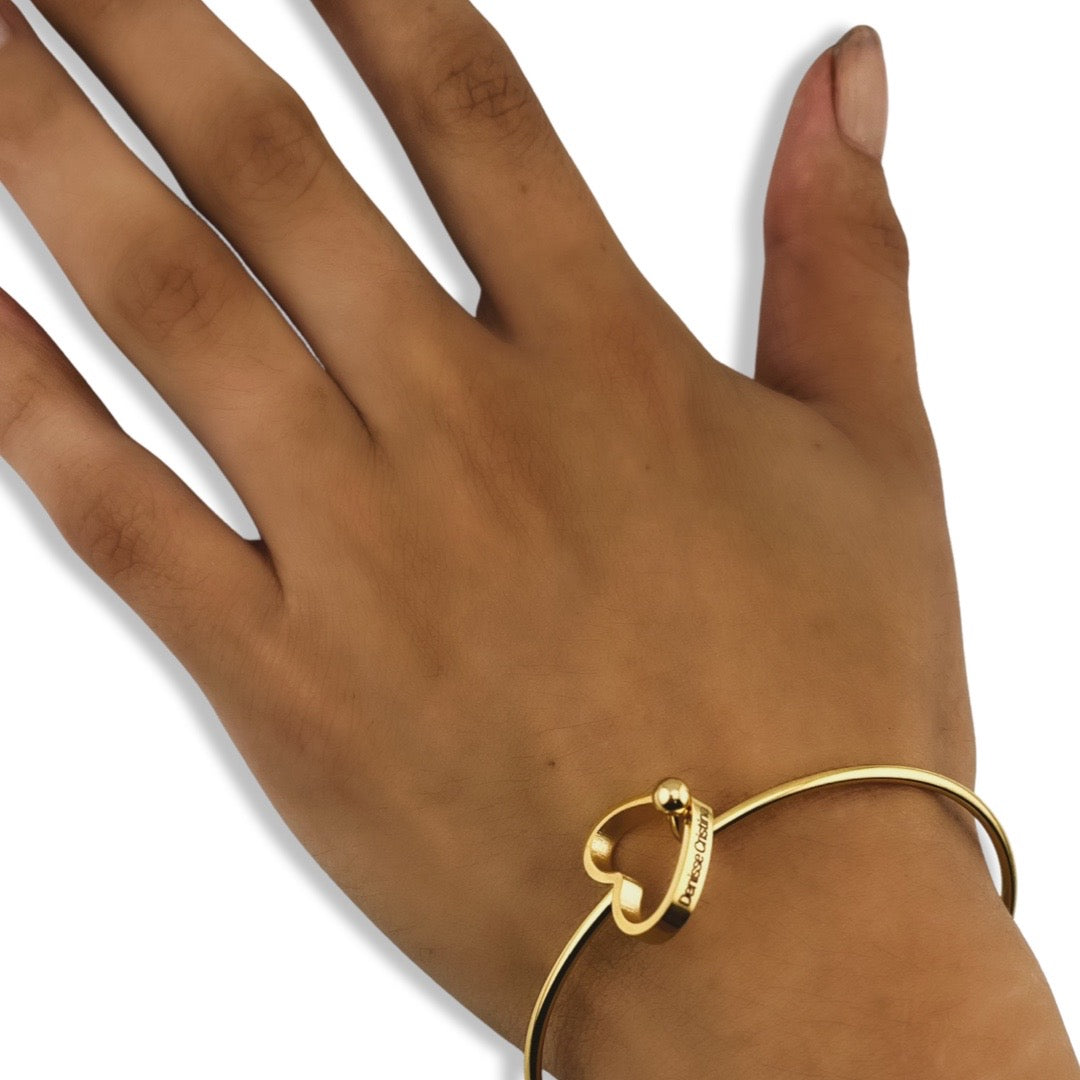 Brazalete de corazón personalizado