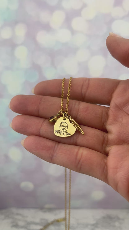 Collar de foto con zirconia y pluma