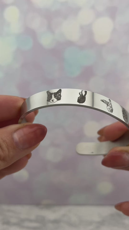 Brazalete rígido con peluditos