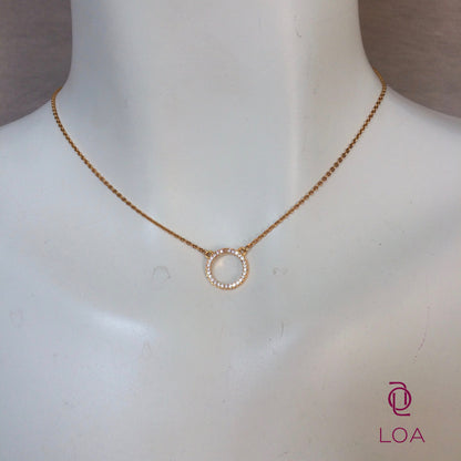 Collares delicados de figuras con brillantes