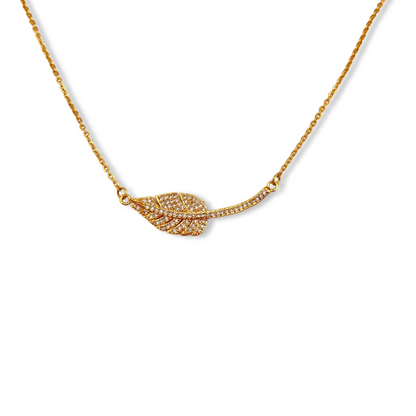 Collares delicados de figuras con brillantes