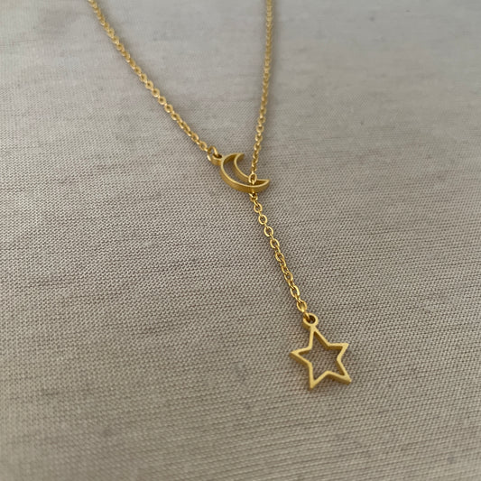 Collar delicado asimétrico de luna y estrella